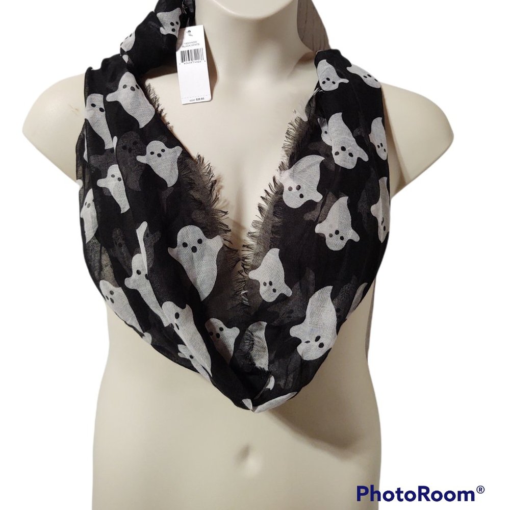 NWT Infinity Loop Black White Ghosts Fringe Halloween Scarf